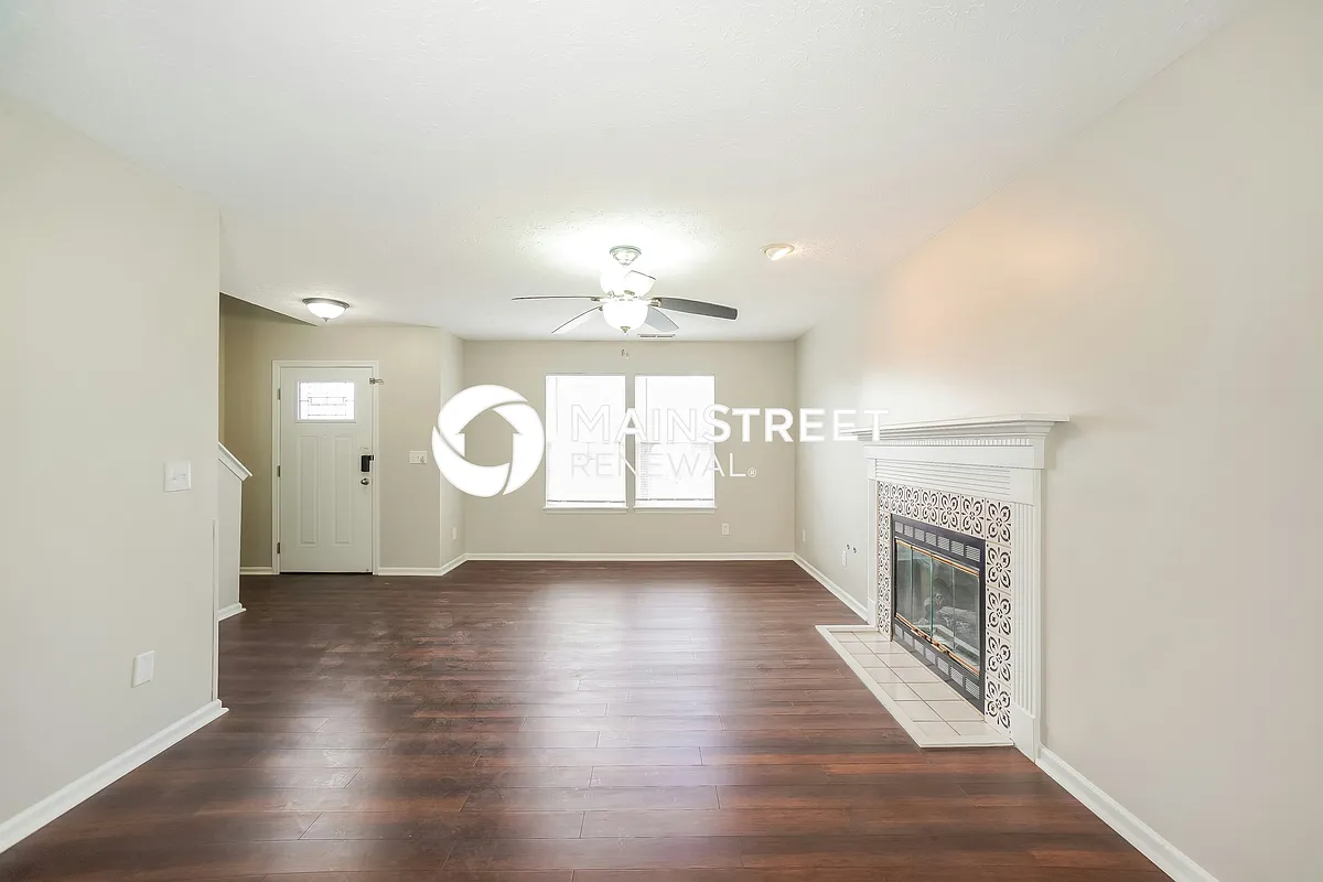 Living Room - 113 Oakview Dr