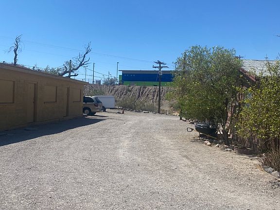 4th image of 2408 Decker Dr