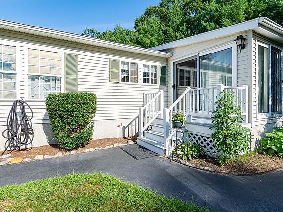 4th image of 5 Fernwood Cir