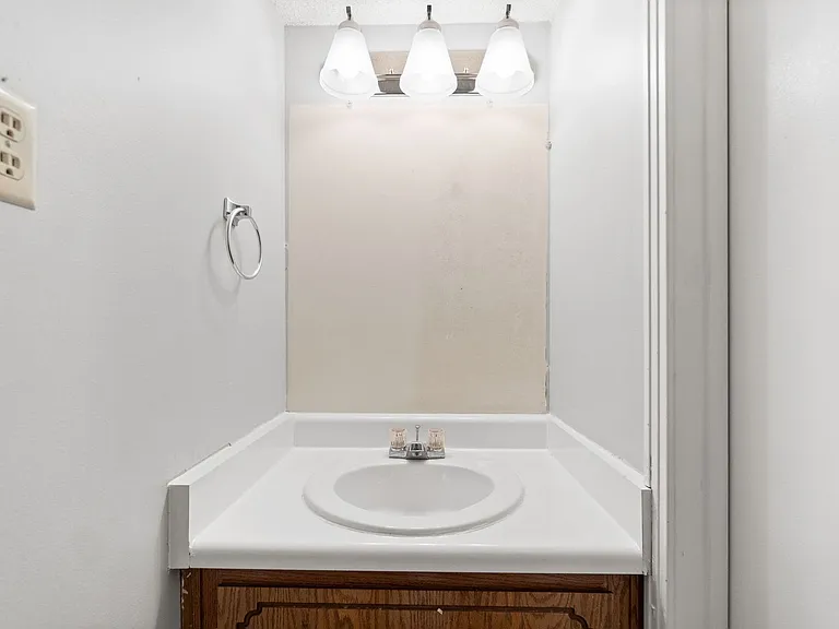 121 Stephanie Dr — Photo 15