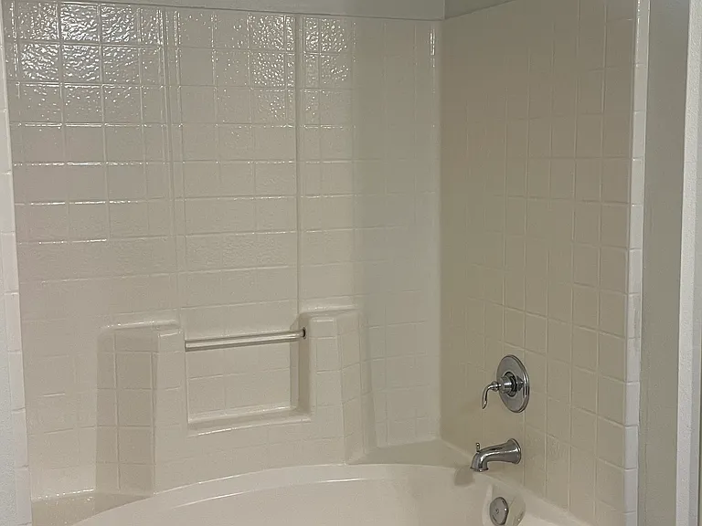 660 Spencer Ln — Photo 16