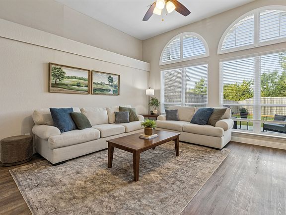 3rd image of 5709 Highgate Ln