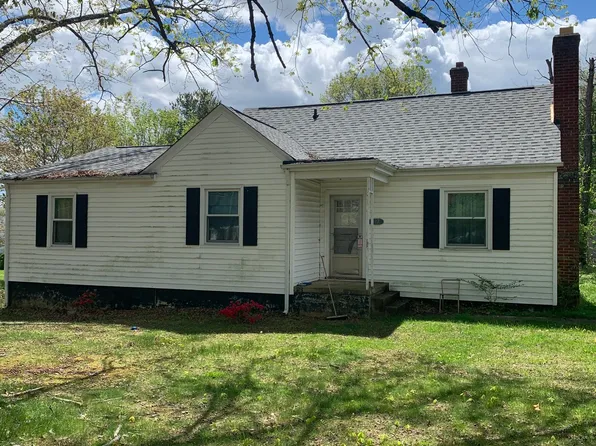 317 Vaden Dr, Gretna, VA 24557