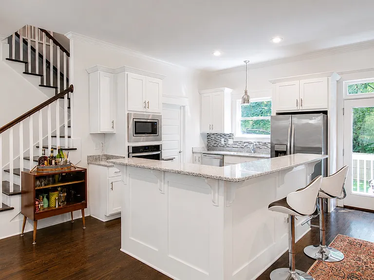 1209 Cline Ave — Photo 8
