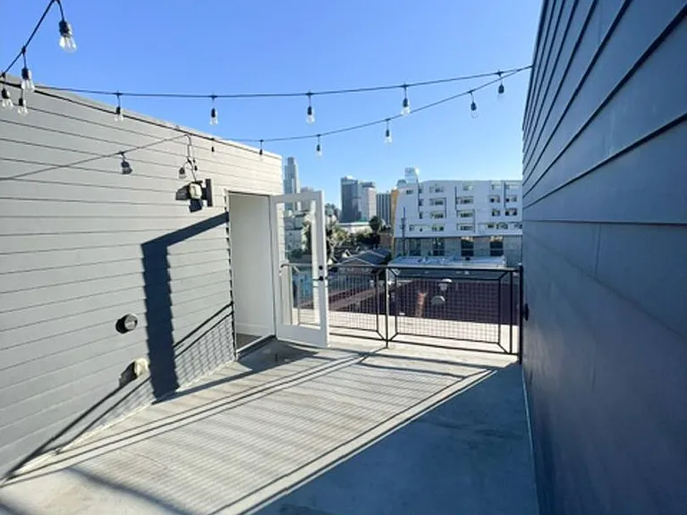 321 N Bixel St — Photo 6