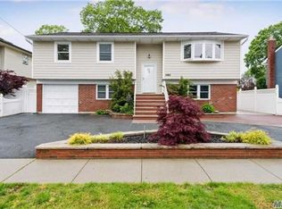 1560 Park Ave, Merrick, NY 11566