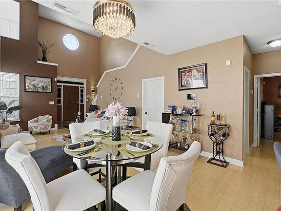 3rd image of 1519 Tallwood Cir