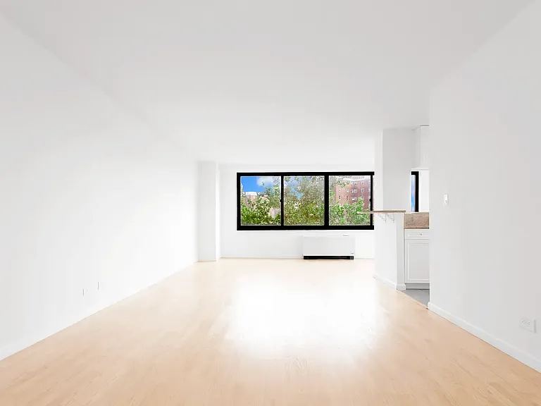 2186 5th Ave #9P — Photo 1