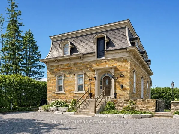 382 McGill St, Hawkesbury, ON K6A 1R2