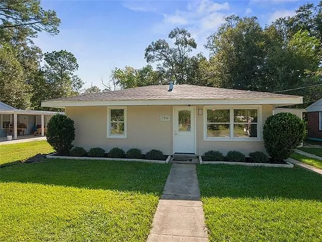 3 bed, 2.0 bath, 1000 sqft, $1,400 — Photo 1