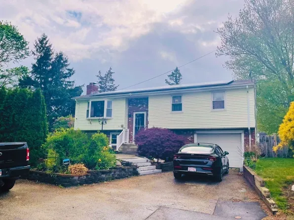 48 Normandin St, Swansea, MA 02777