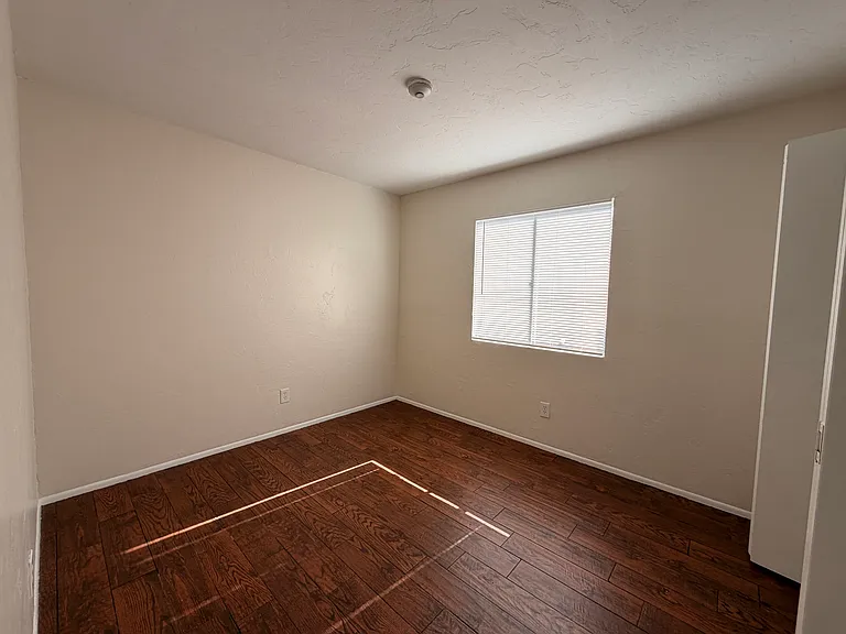 1810 E Blacklidge Dr #409 — Photo 9