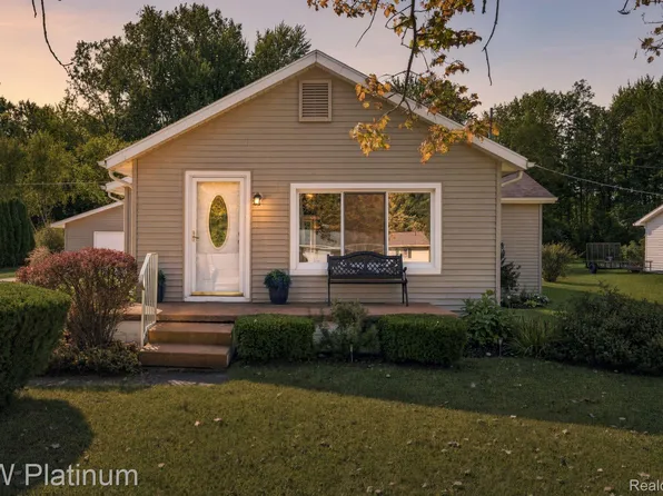 4069 Elaine Ave, Port Huron, MI 48060