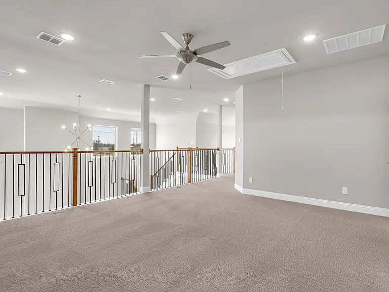 11706 Mikaela Dr — Photo 34
