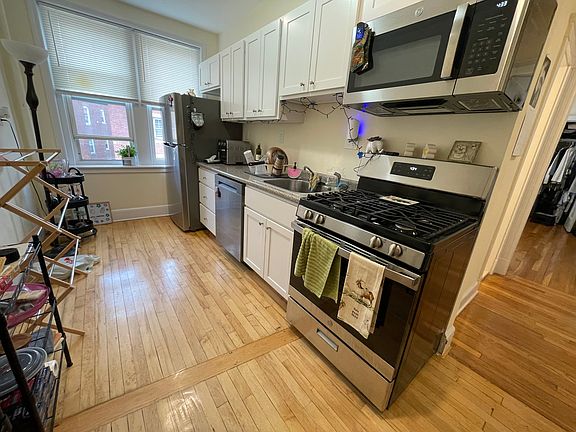3rd image of 17 Lothian Rd APT 304