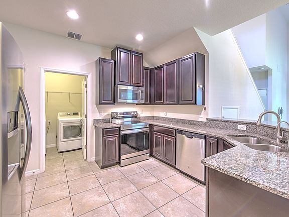 4th image of 2111 Broadway View Ave