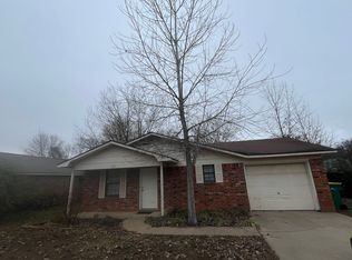 1117 University Dr, Russellville, AR 72801