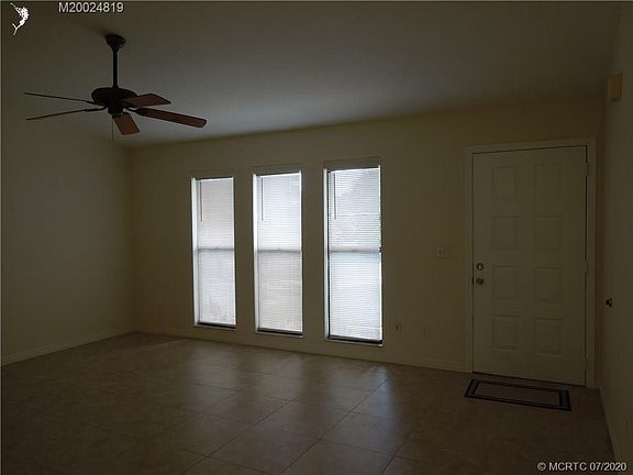 3rd image of 2938 SW Moody Ter