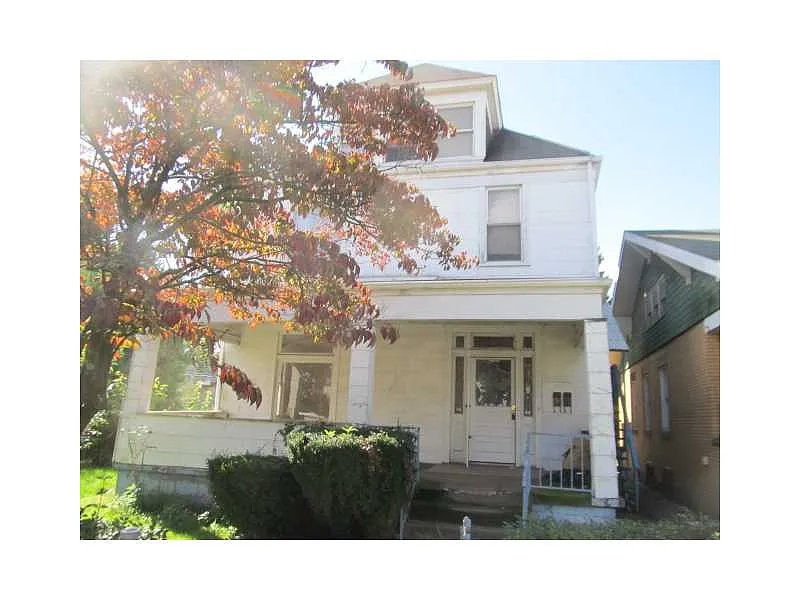 1363 5th Ave photo 1