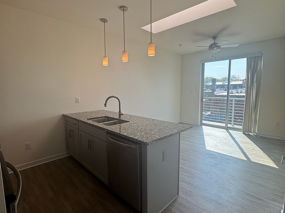 1st image of 1312 Bainbridge St #304