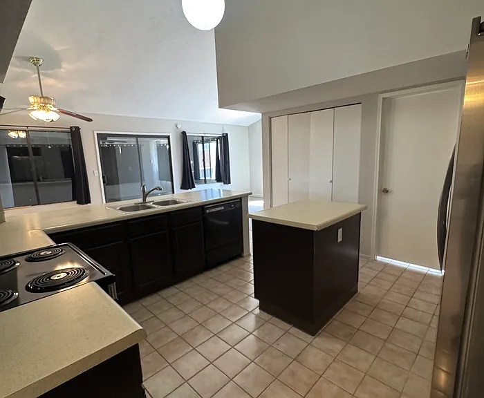 4770 W Snow Leopard Dr — Photo 10