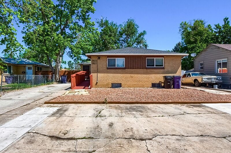 1st image of 2823 W Park Pl
