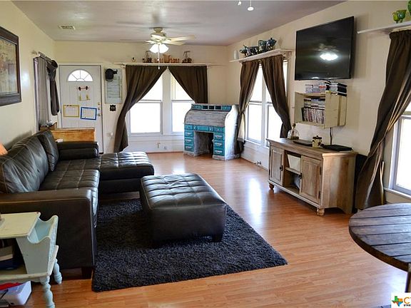 4th image of 928 Saint Peter St
