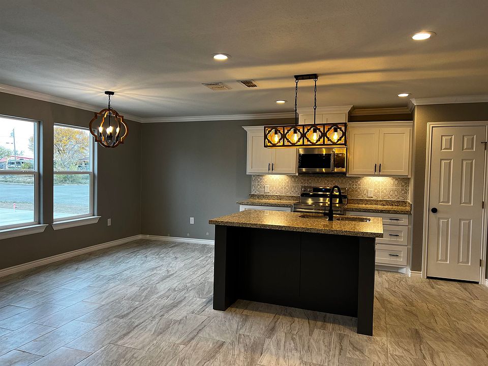 2nd image of 500 E Adobe St