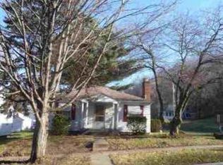 450 43rd St, Moline, IL 61265