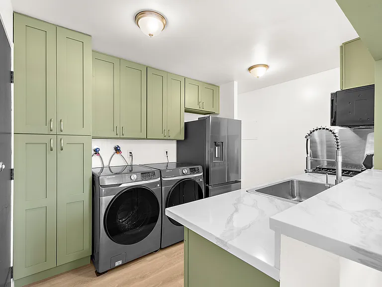 2241 1/2 Riverdale Ave #1 — Photo 11