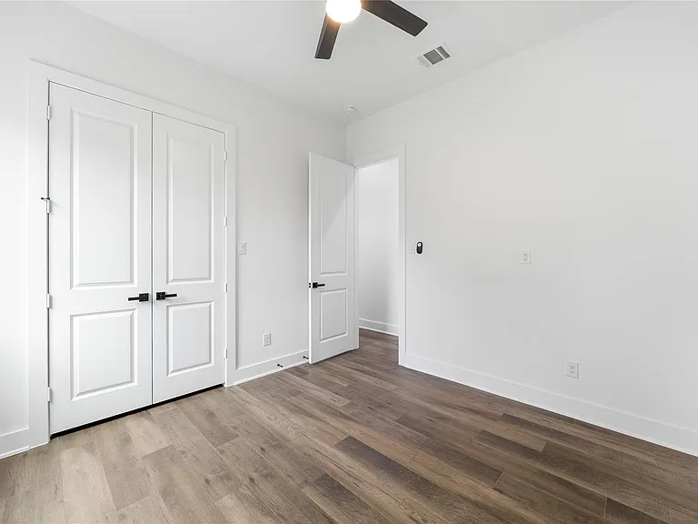 955 Elkhart St #B — Photo 17