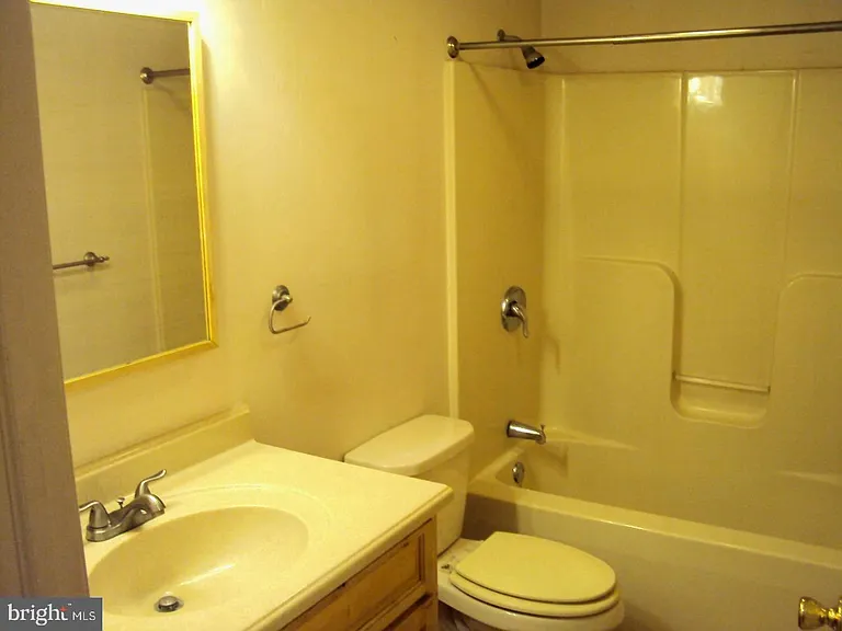 18 Chapel Ave #A — Photo 8