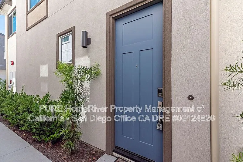 3 bed, 2.5 bath, 1641 sqft, $3,495 — Photo 4