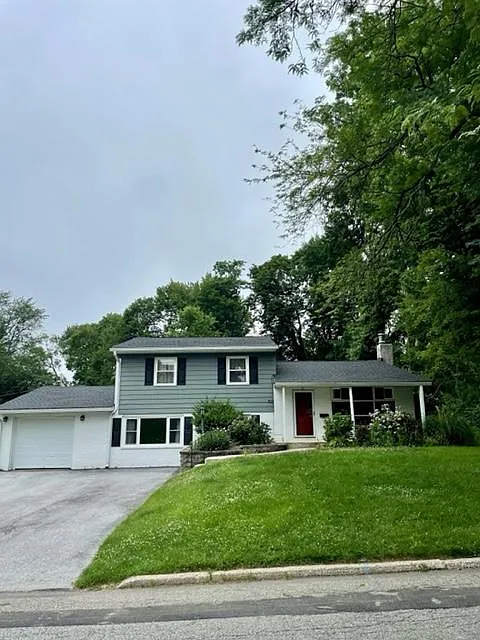 21 Greenlawn Rd
