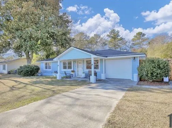 1096 Strickland Bridge Rd, Fayetteville, NC 28304