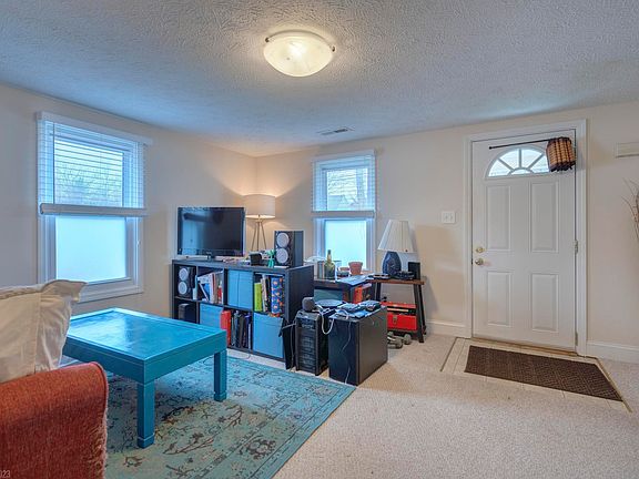 5th image of 1006 Kabrich St