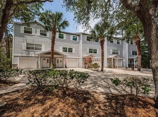 512 Ryans Woods Ln, Palm Harbor, FL 34683
