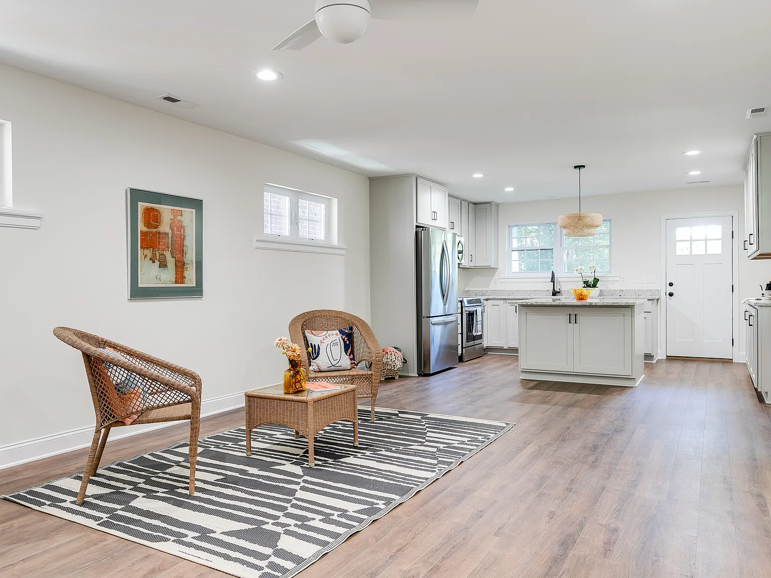1 bed, 845 sqft, $1,995 — Photo 3