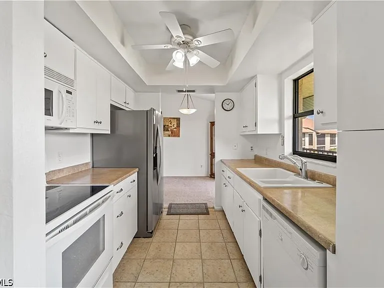 8565 Charter Club Cir #6 — Photo 10