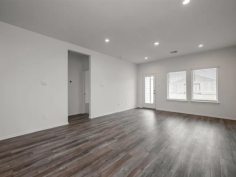 5619 Vintage Oakmont Dr — Photo 11