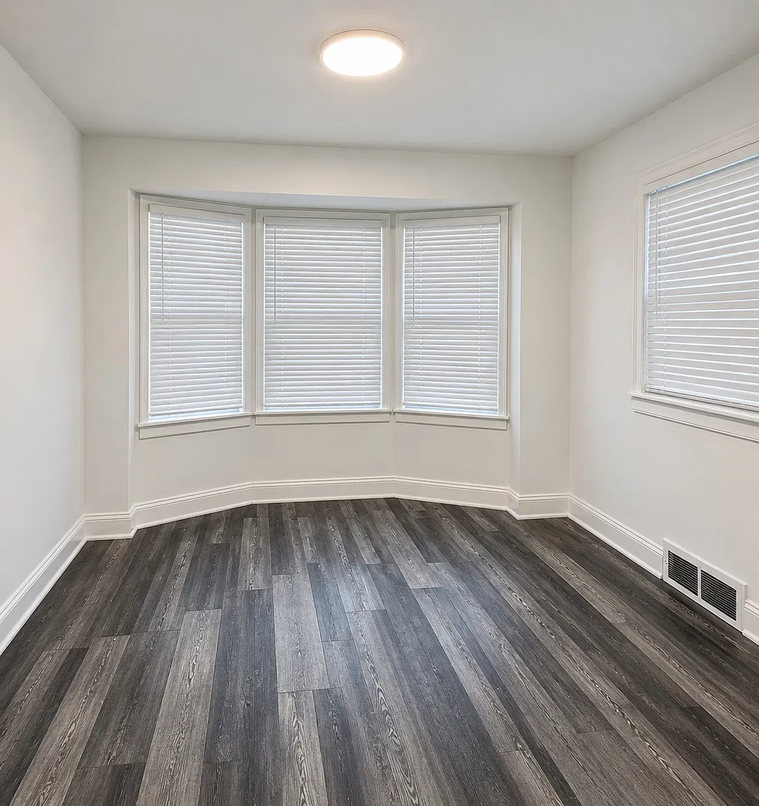 3 bed, 966 sqft, $1,500 — Photo 3