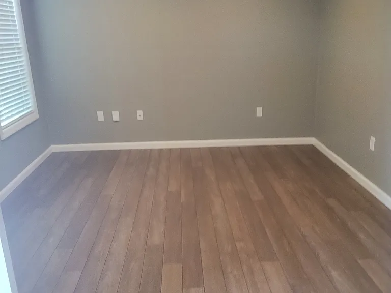222 Longwood Ln — Photo 4