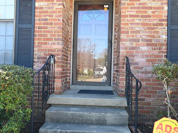 2nd image of 5585 Milford Rd