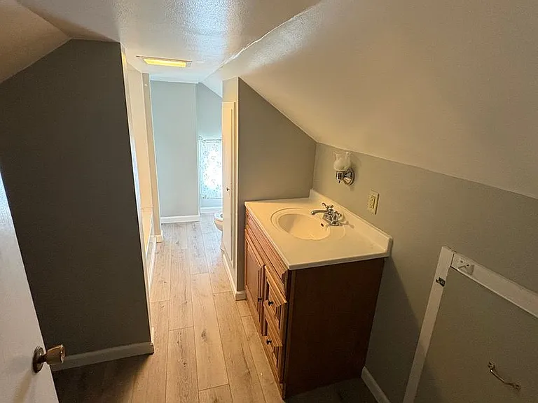 407 W South Park Ave — Photo 5