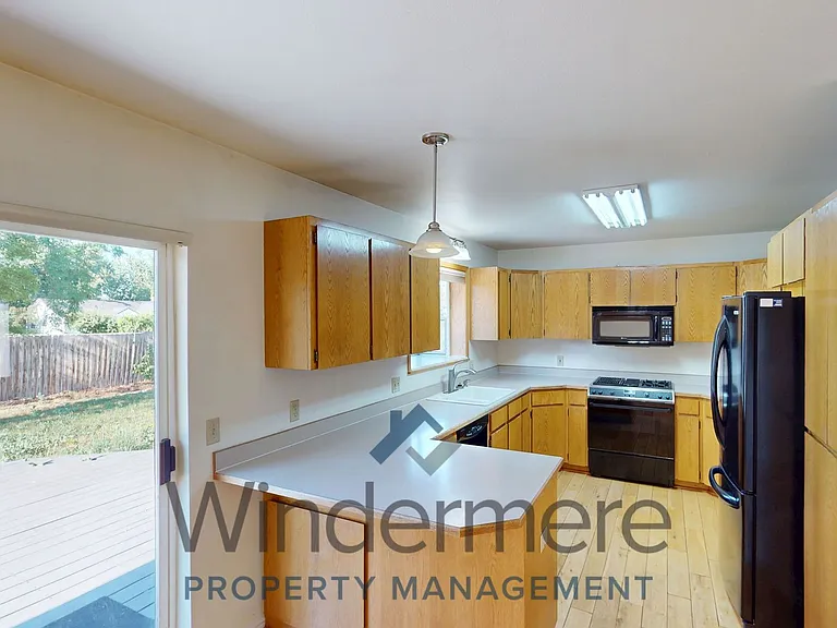 2040 Sunbar St — Photo 6