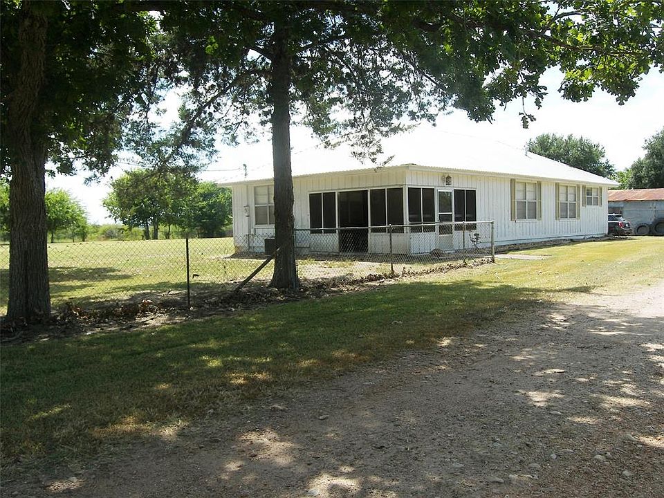 1st image of 1028 Pecan St