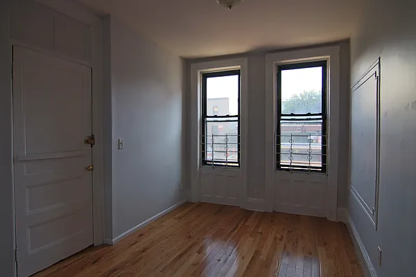 Rented by Nooklyn NYC LLC | media 50