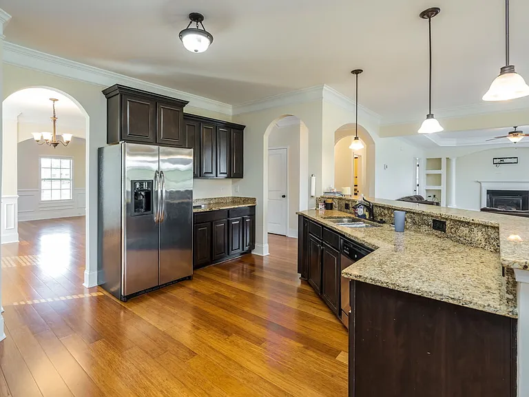 965 McCathern Ave — Photo 9