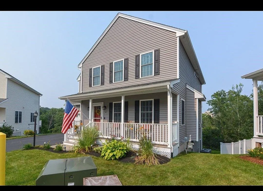 4 bed, 2.5 bath, 1791 sqft, $3,850 — Photo 1