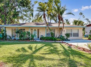 22 Constitution Dr, Naples, FL 34112